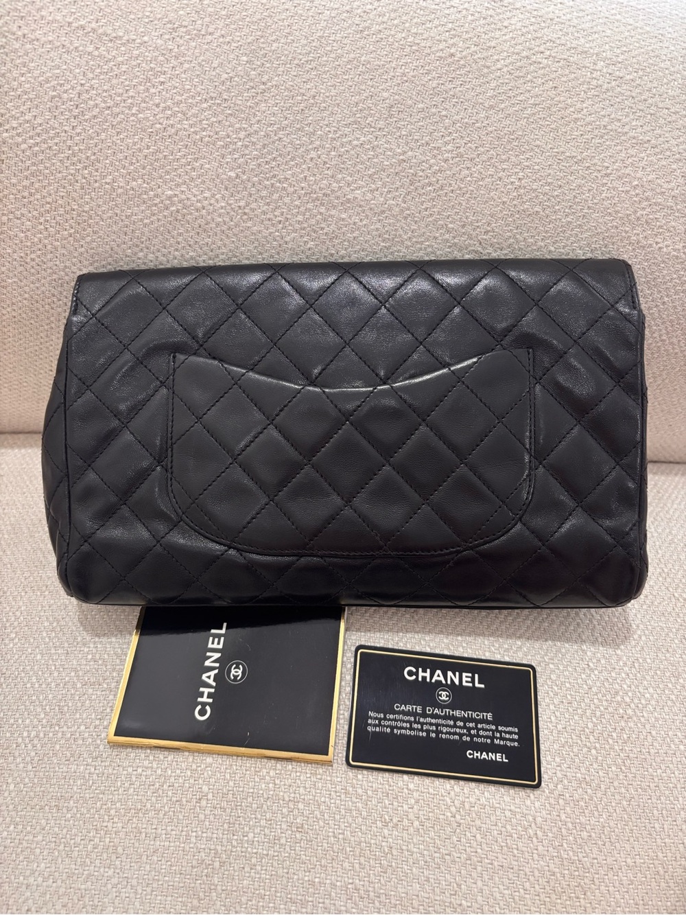 Authentic CHANEL single flap black lambskin 24k gold hardware clutch - Picture 8 of 13
